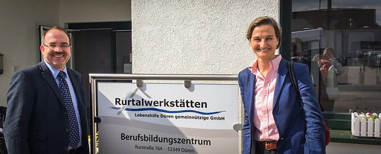 Ralf Noten Patricia Peill Zugast bei den Rurtalwerkstätten der Lebenshilfe Düren gemeinnützige GmbH