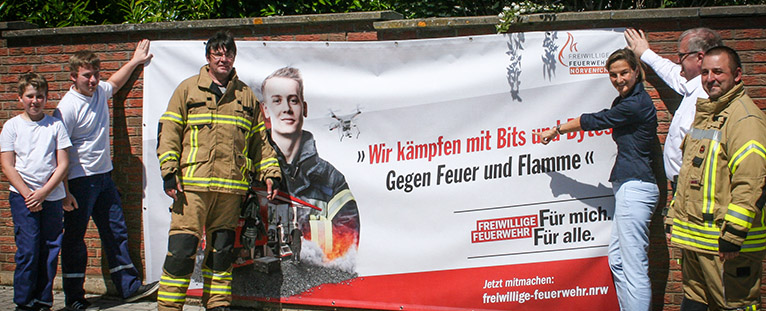NRW Landtagsabgeordnete Patricia Peill bei der Freiwilligen Feuerwehr Nörvenich